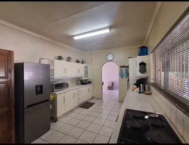 4 BEDROOM FREESTANDING FOR SALE IN STILFONTEIN EXT 4
